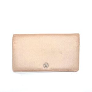 Authentic CHANEL CC Champagne Beige Leather
Bifold Long Wallet